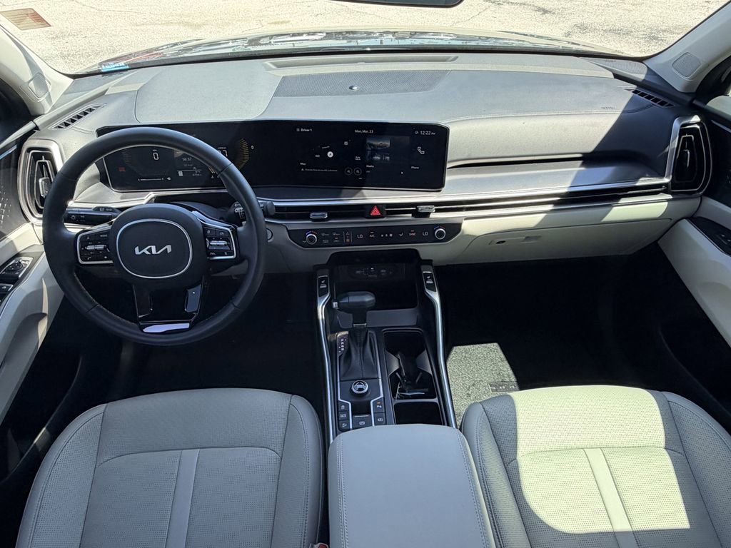 Certified 2025 Kia Sorento S w/ Panoramic Sunroof Package image 13