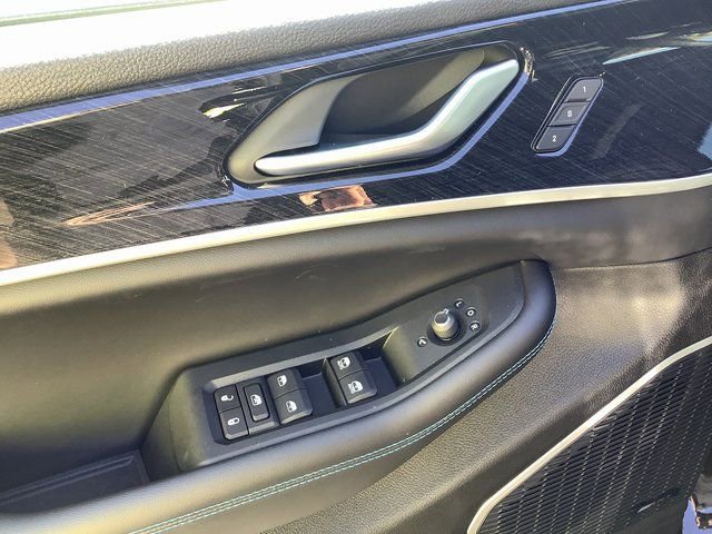 New 2024 Jeep Grand Cherokee Trailhawk AWD/4WD image 9