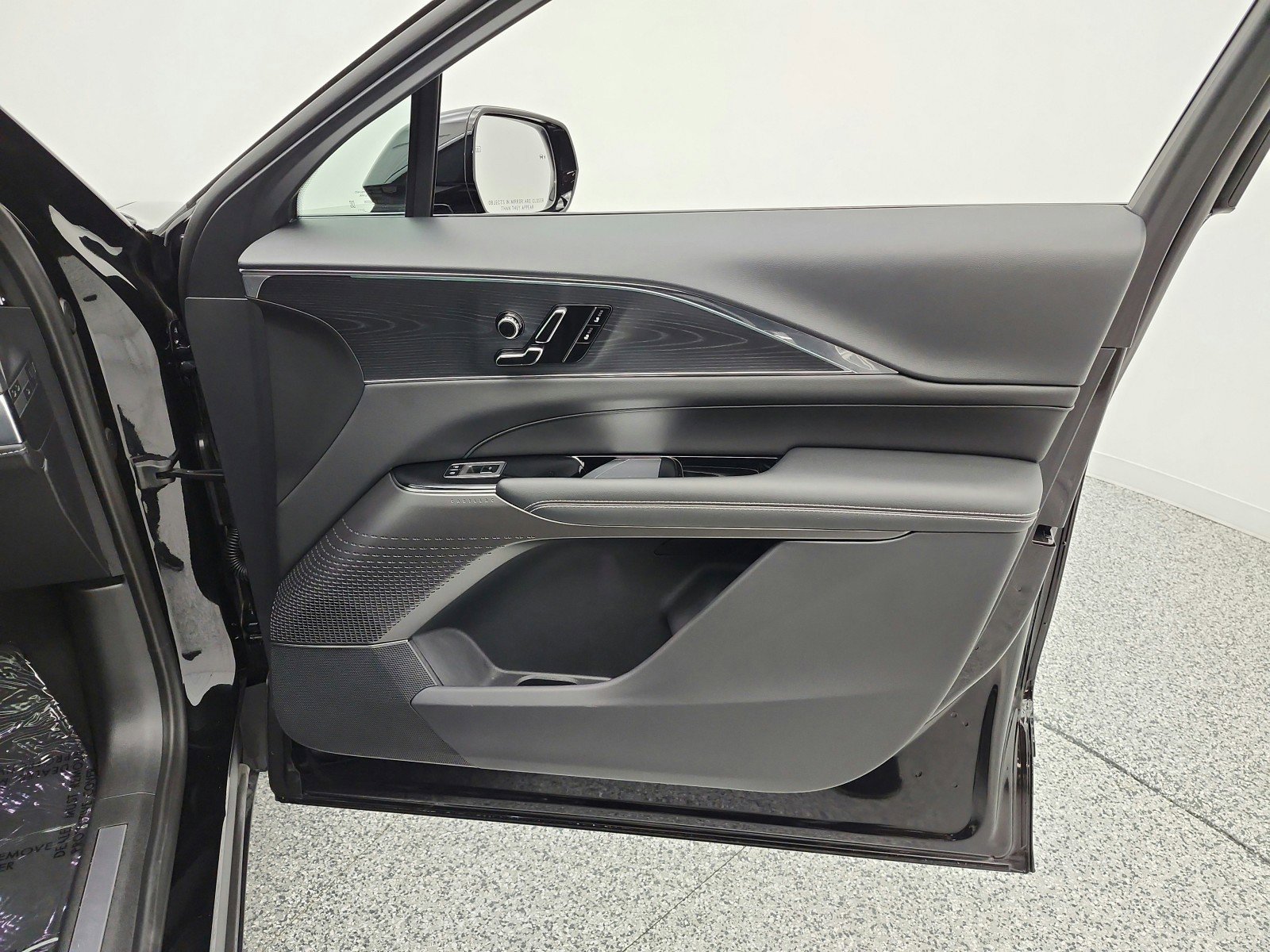 Used 2024 Cadillac Lyriq Luxury image 20