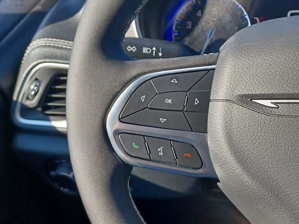 New 2027 Chrysler Pacifica Limited AWD/4WD image 13