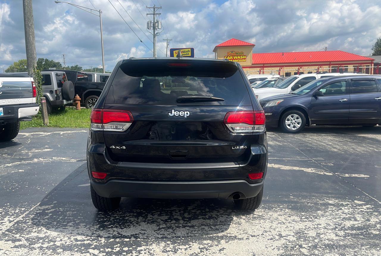 Used 2020 Jeep Grand Cherokee Laredo AWD/4WD image 4