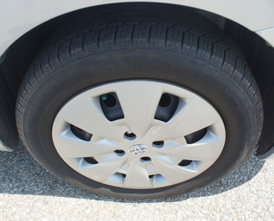 Used 2010 Toyota Yaris Sedan FWD image 16