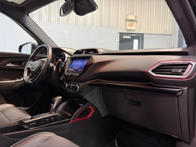 Used 2022 Chevrolet TrailBlazer RS w/ Convenience Package AWD/4WD image 17