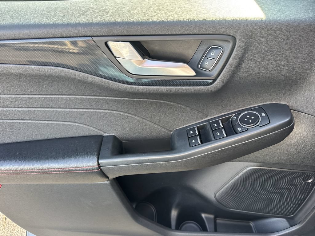 Used 2025 Ford Escape ST-Line Select AWD/4WD image 10