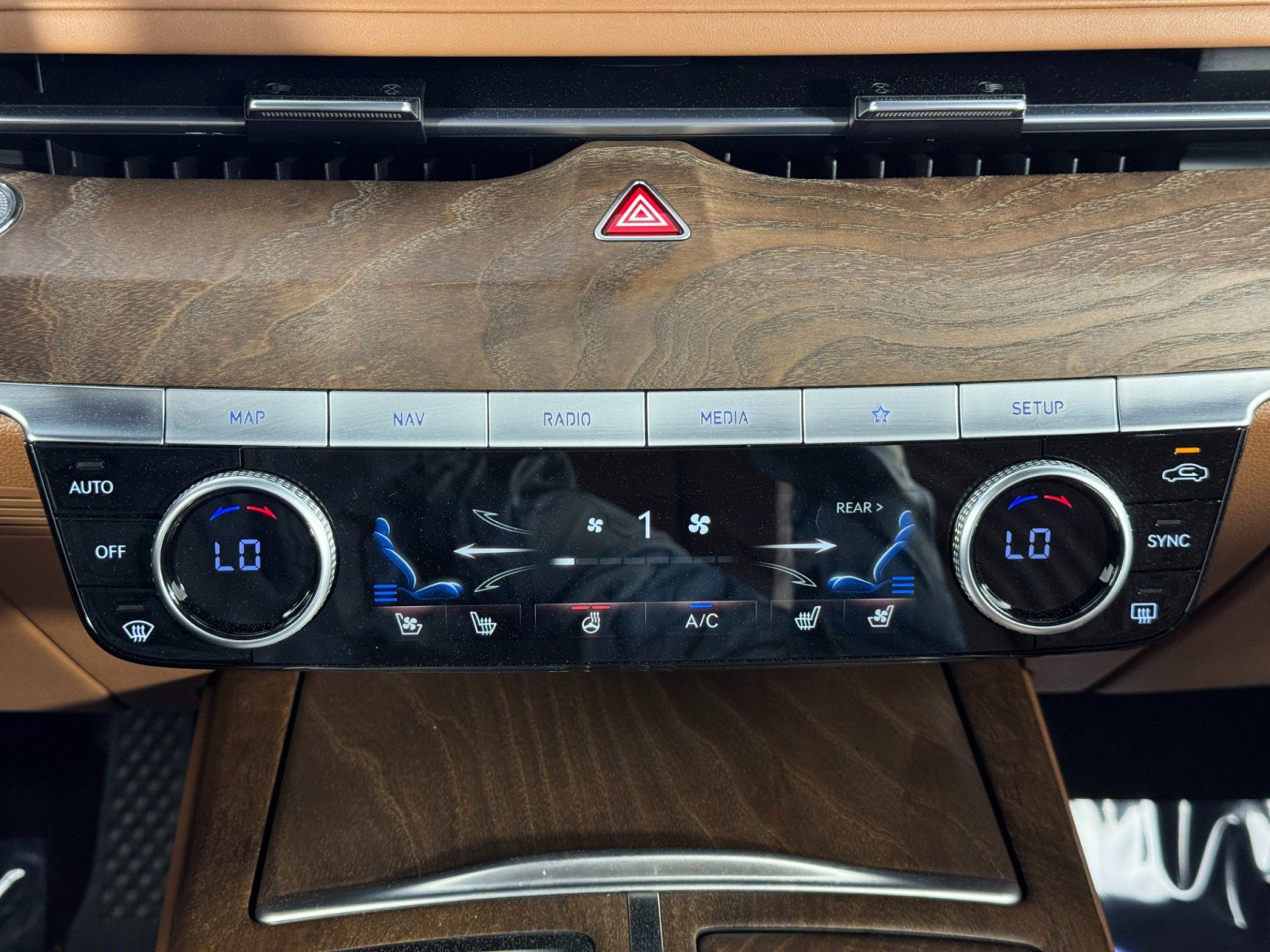 Used 2021 Genesis G80 3.5T w/ Prestige Package image 32