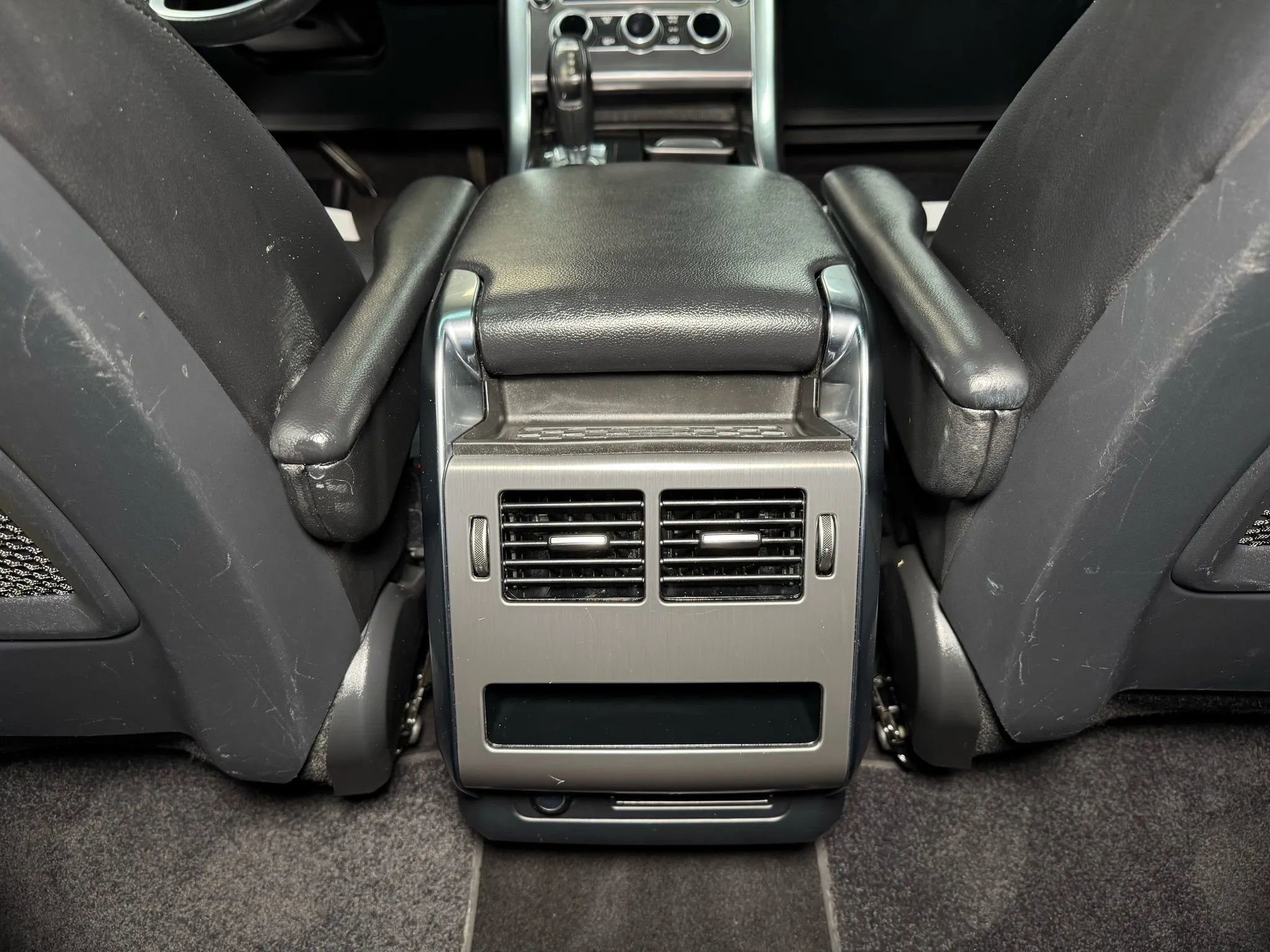 Used 2016 Land Rover Range Rover Sport SE image 28