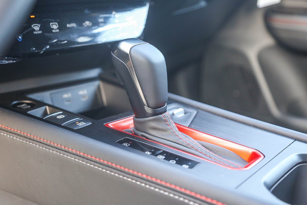 New 2026 Nissan Kicks SR w/ Cold Weather Package FWD image 23