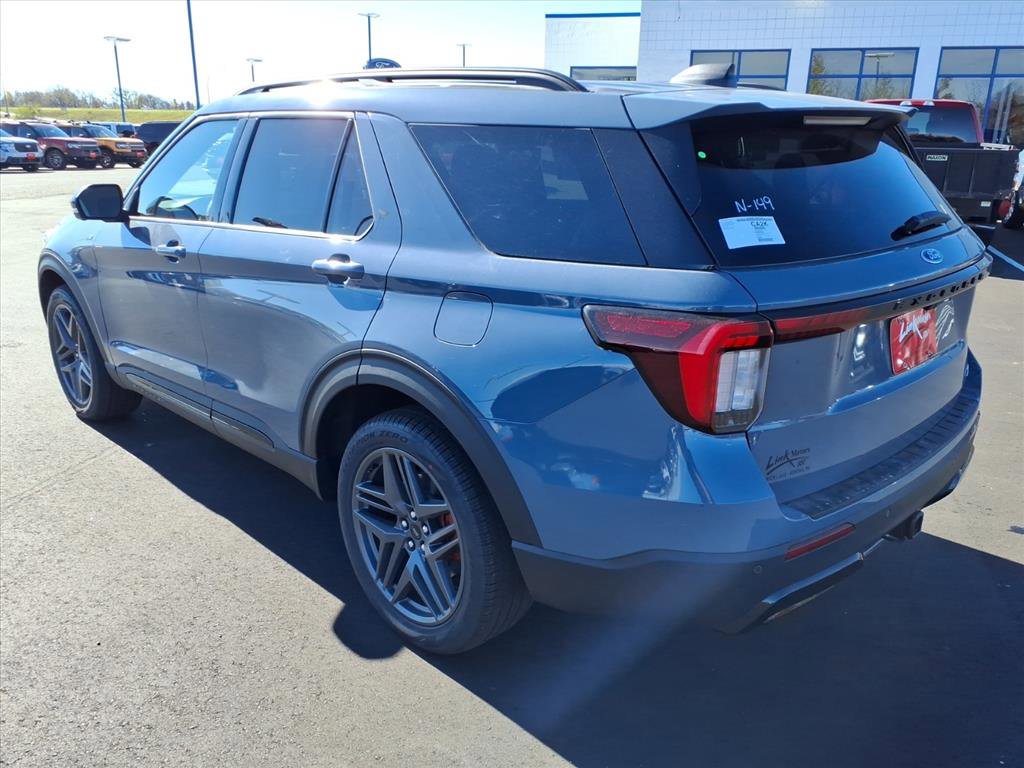 New 2026 Ford Explorer ST-Line image 2