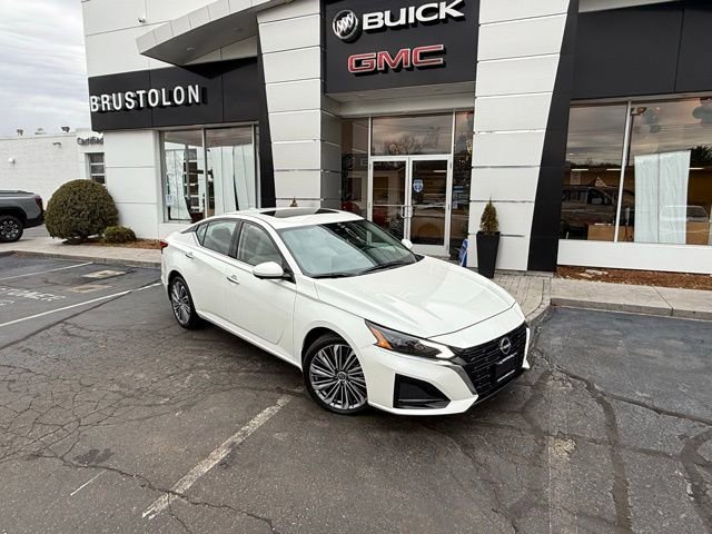 Used 2024 Nissan Altima 2.5 SL image 2