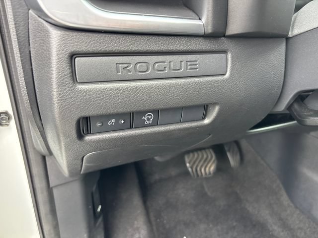 Used 2024 Nissan Rogue S FWD image 15