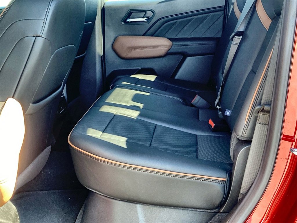 New 2025 GMC Canyon AT4 w/ AT4 Premium Package image 27