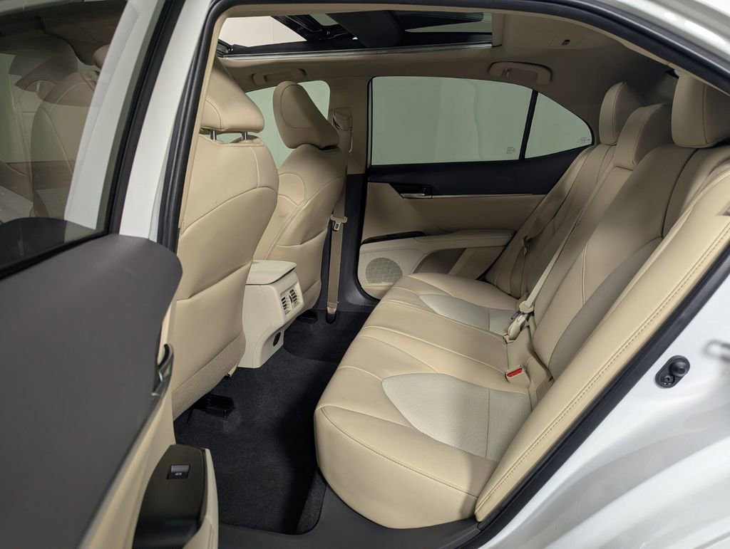 Used 2020 Toyota Camry XLE image 22