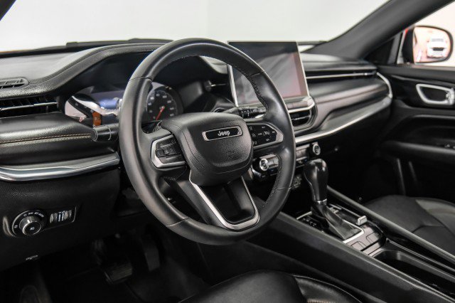 Used 2023 Jeep Compass Limited image 13
