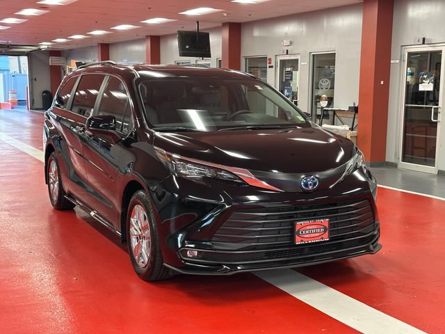 Certified 2025 Toyota Sienna XLE w/ XLE Plus Package AWD/4WD image 2