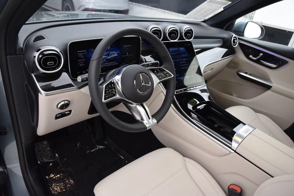 Used 2026 Mercedes-Benz GLC 300 4MATIC image 21