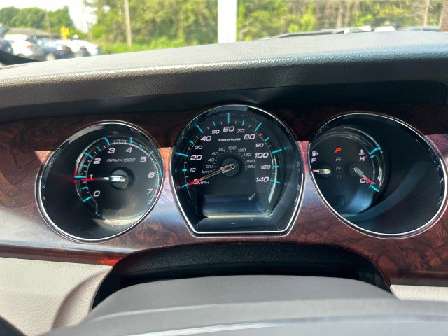 Used 2011 Ford Taurus Limited FWD image 13