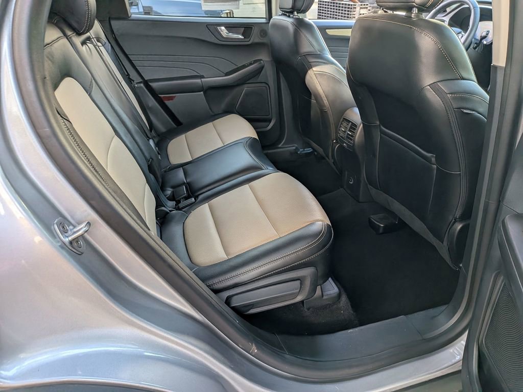 Used 2021 Ford Escape Titanium w/ Titanium Elite Package image 32