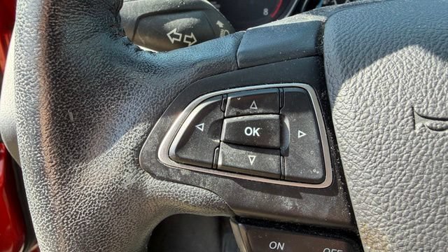 Used 2018 Ford Focus SE w/ Cold Weather Package FWD image 14