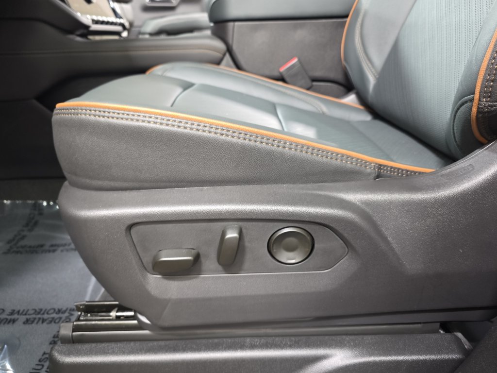 New 2026 GMC Yukon XL AT4 w/ AT4 Premium Plus Package AWD/4WD image 28