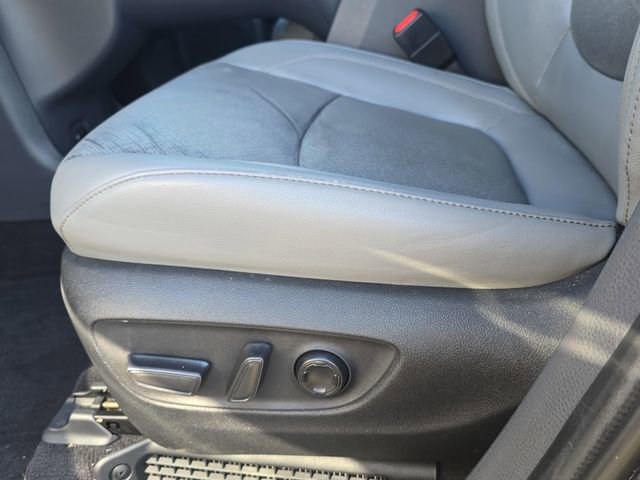 Used 2024 Toyota Sienna Limited image 30