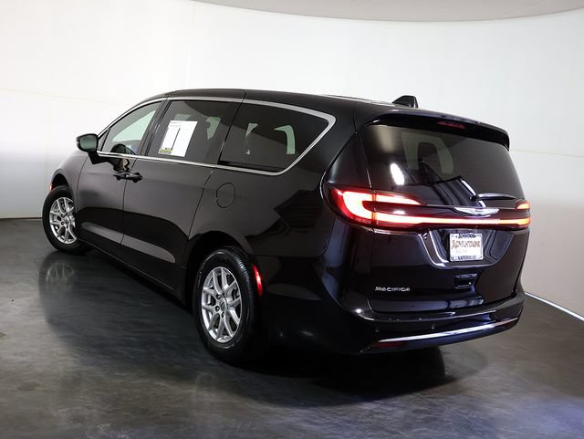 Used 2025 Chrysler Pacifica Select FWD video 2
