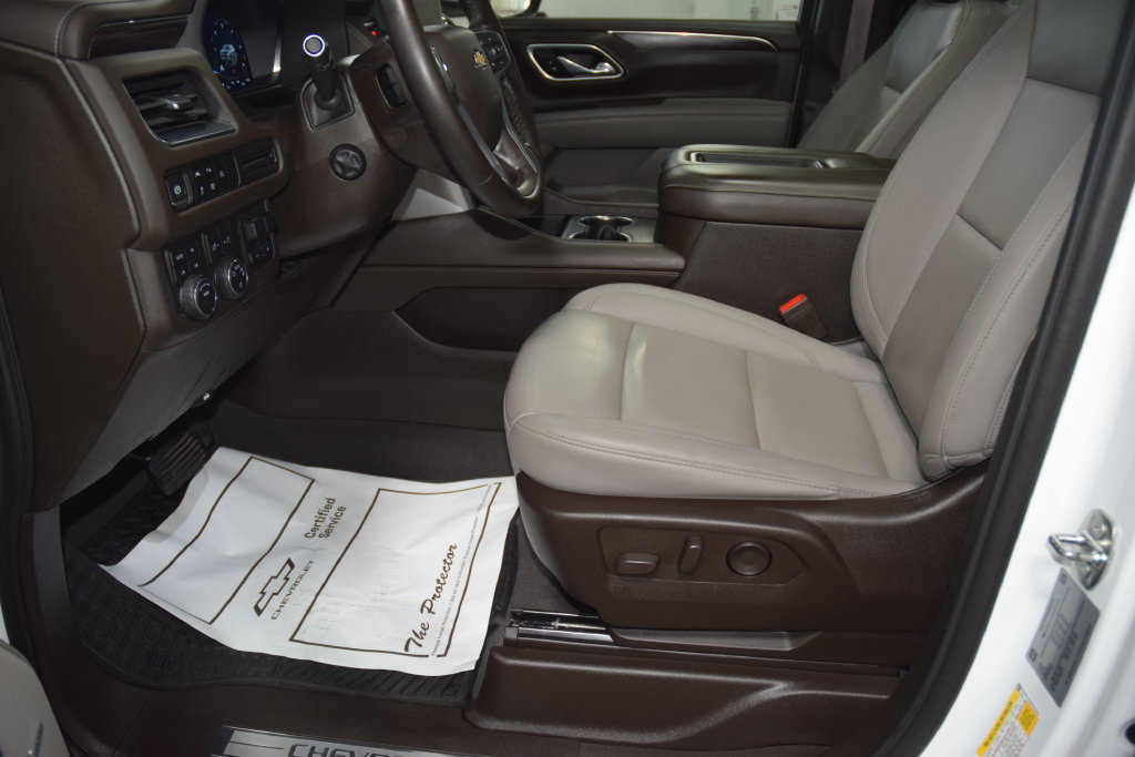 Used 2024 Chevrolet Suburban LT w/ LT Signature Package AWD/4WD image 40