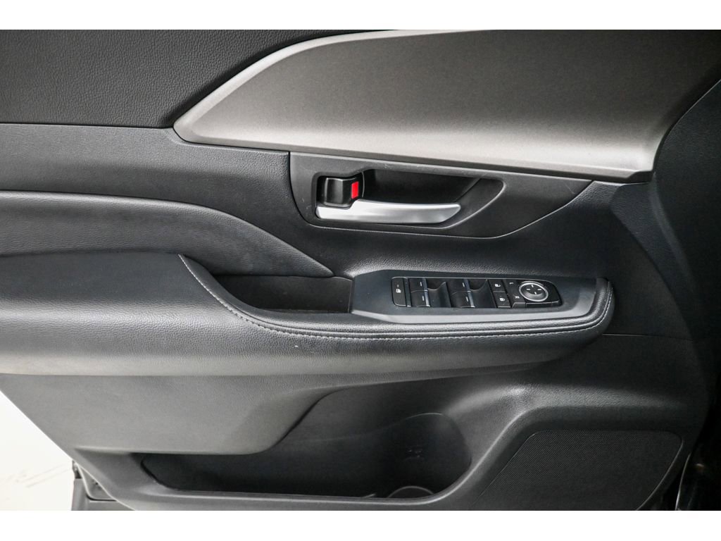 Used 2024 Toyota Grand Highlander XLE image 31