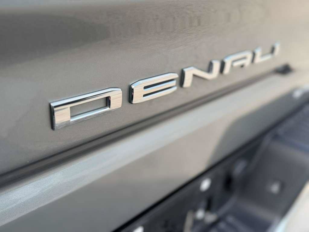 Used 2023 GMC Sierra 1500 Denali Ultimate AWD/4WD image 22