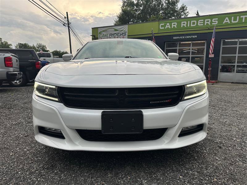 Used 2017 Dodge Charger SXT w/ Navigation & Travel Group RWD image 3