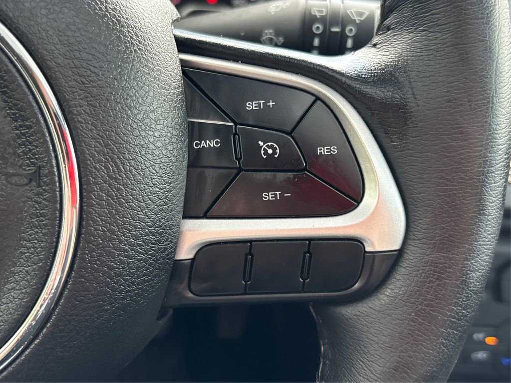 Used 2023 Jeep Renegade Latitude w/ Sun/Sound Group AWD/4WD image 29