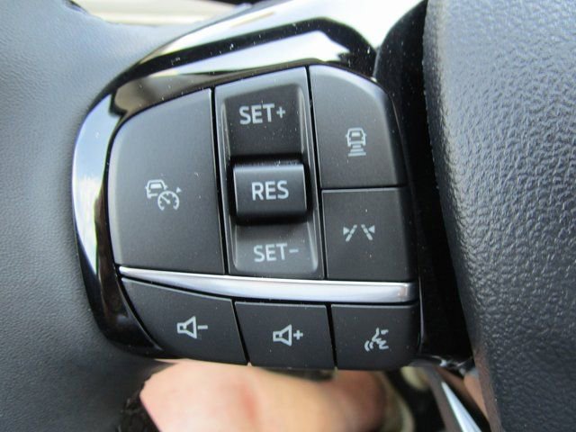 New 2024 Ford Escape SE w/ PHEV Premium Package image 32