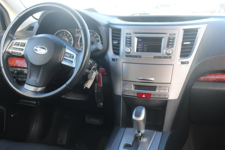 Used 2012 Subaru Outback 3.6R Limited w/ Moonroof Pkg AWD/4WD image 24