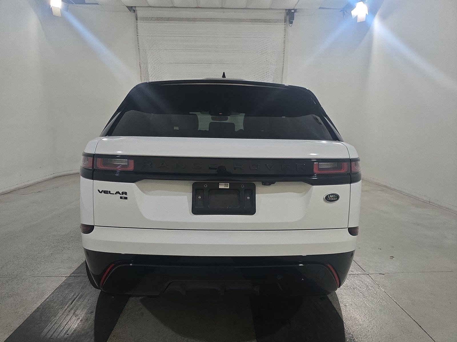 Used 2021 Land Rover Range Rover Velar R-Dynamic S image 7