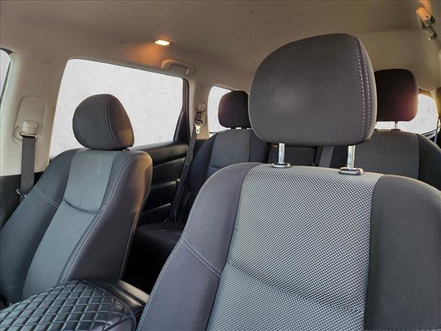 Used 2019 Nissan Pathfinder S image 9