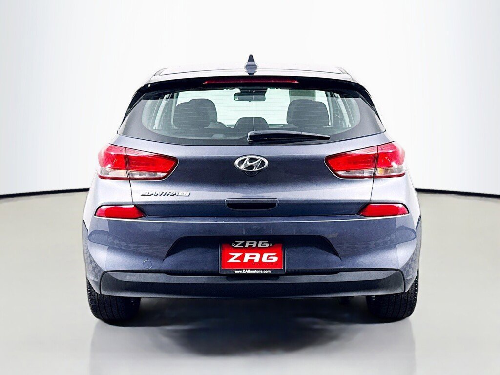 Used 2018 Hyundai Elantra GT w/ Style Package 02 FWD image 4