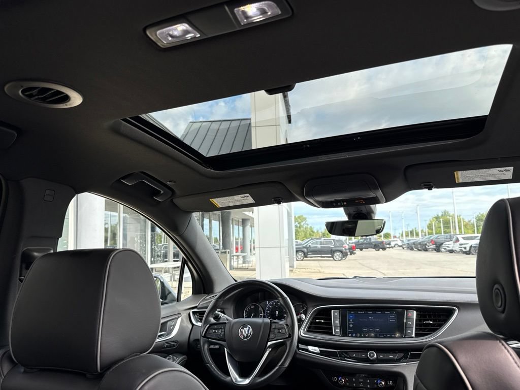 Used 2022 Buick Enclave Avenir w/ Avenir Technology Package AWD/4WD image 46