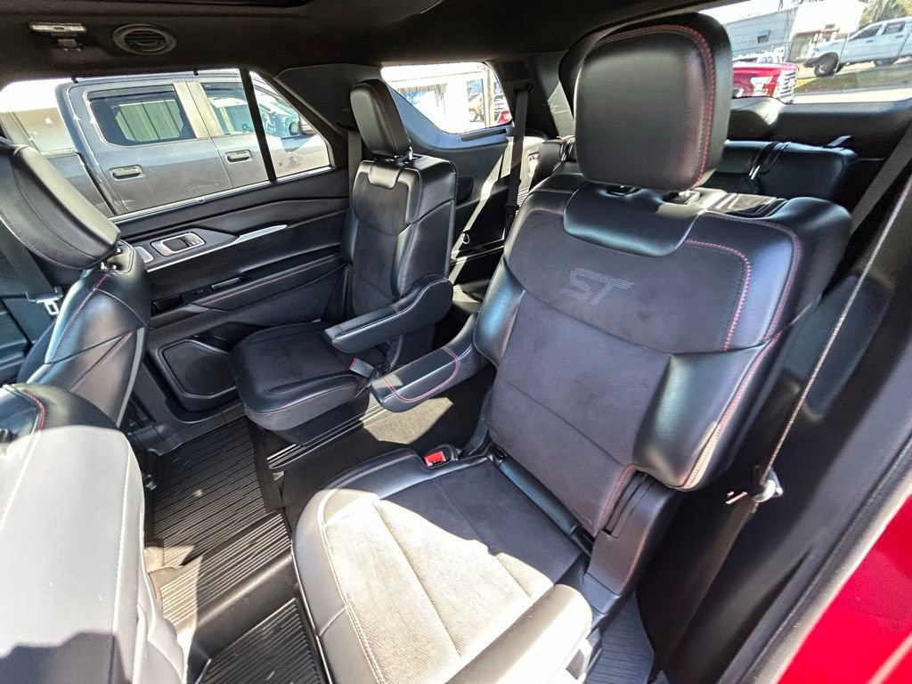 Used 2025 Ford Explorer ST AWD/4WD image 19