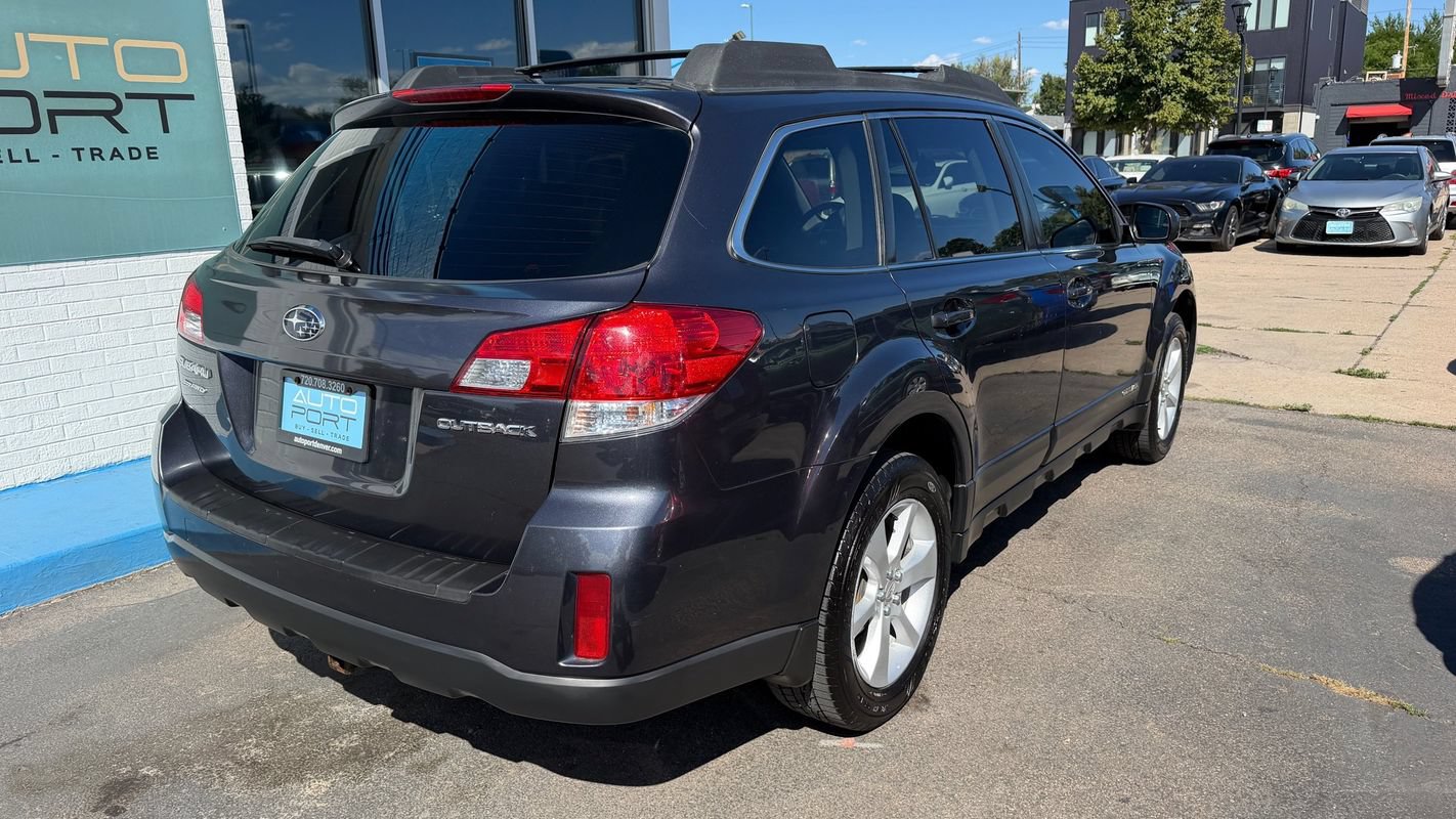 Used 2013 Subaru Outback 2.5i Premium w/ Popular Pkg 1B AWD/4WD image 2
