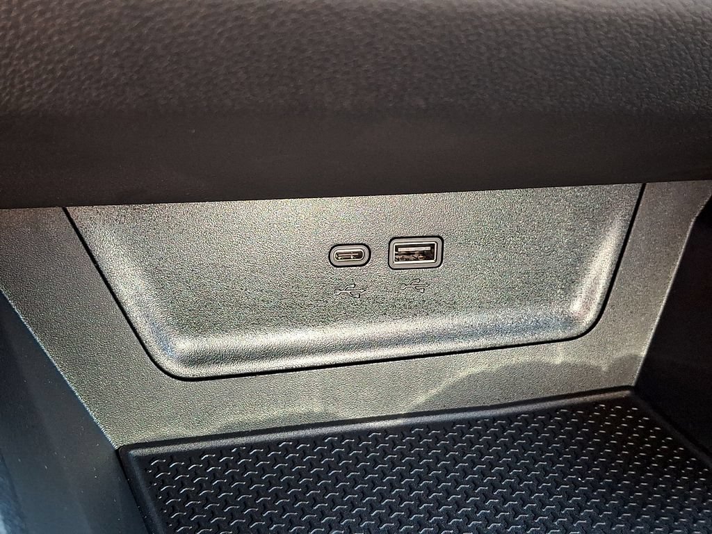 New 2026 Chevrolet Equinox LT w/ Safety and Technology Package FWD image 16