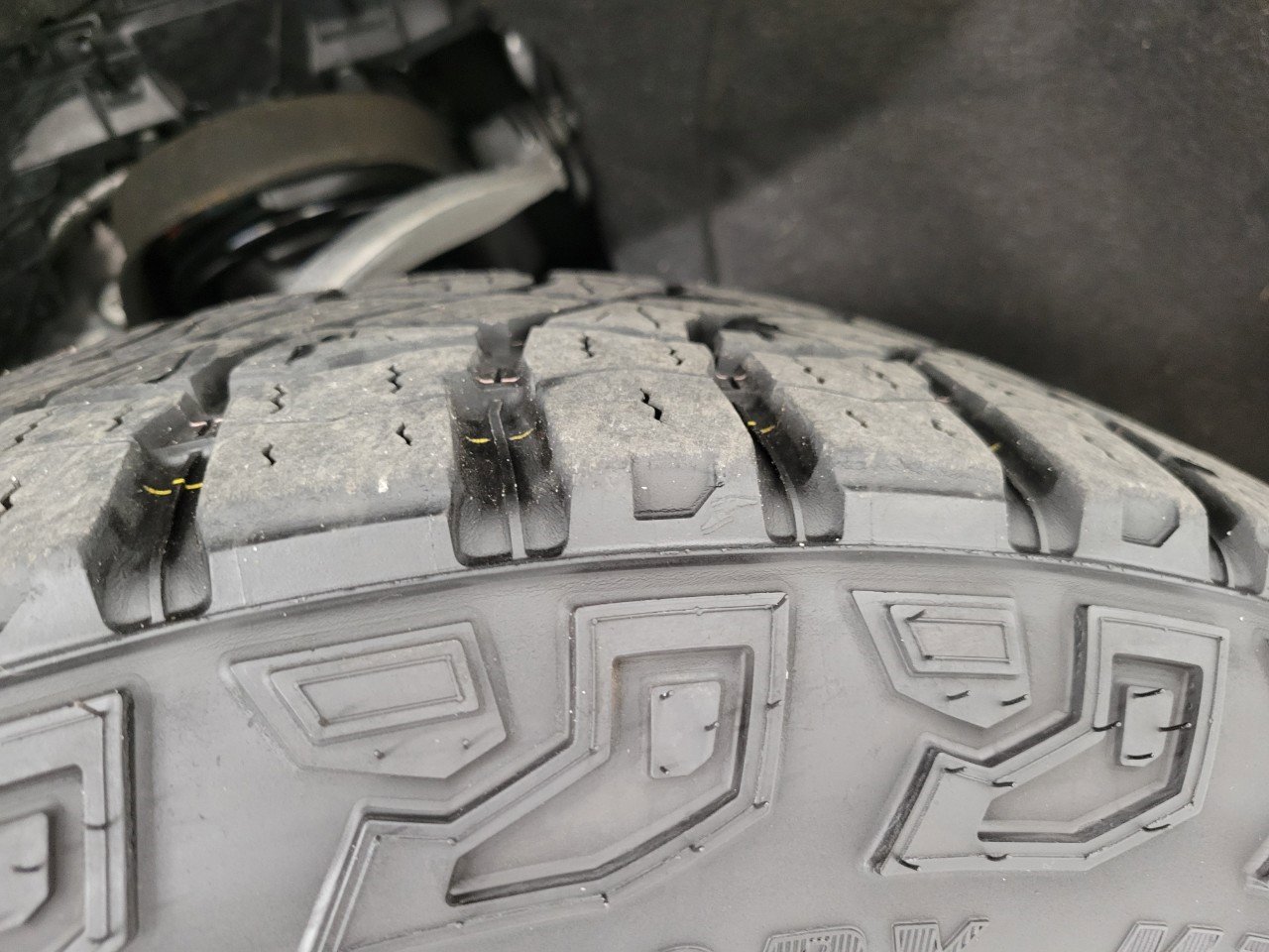 Used 2022 GMC Sierra 1500 AT4 w/ Driver Alert Package II image 5