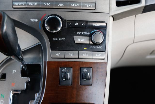 Used 2012 Toyota Venza XLE image 33