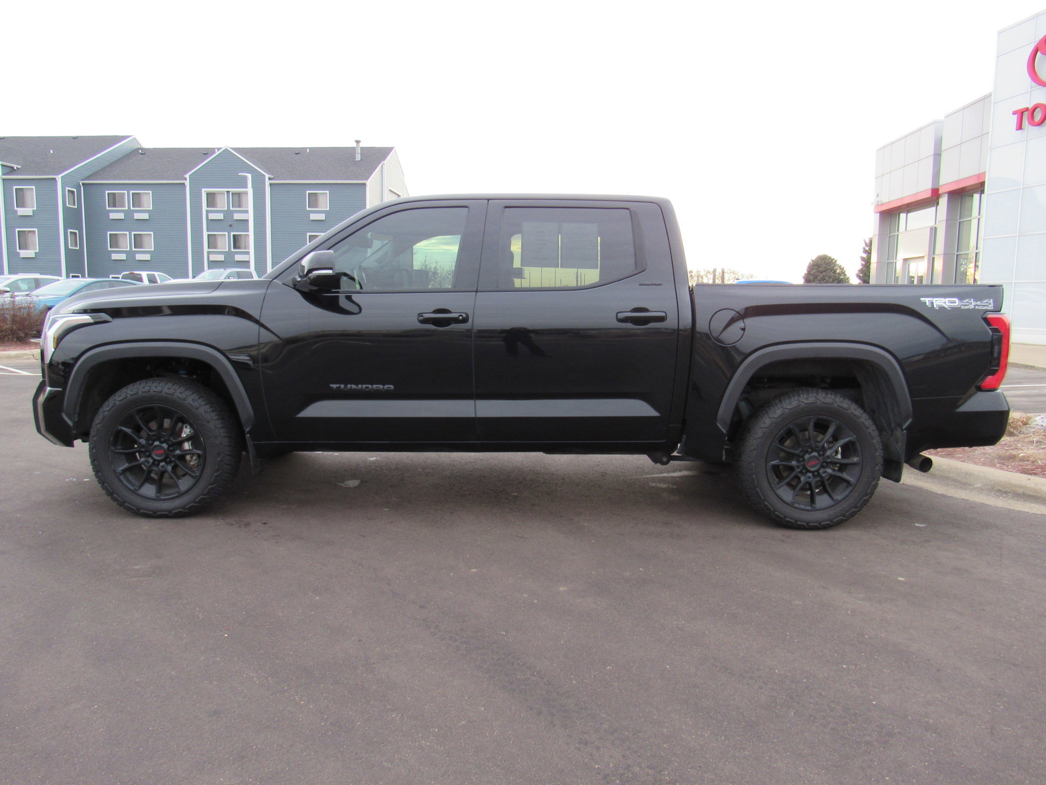 Used 2024 Toyota Tundra Limited image 8