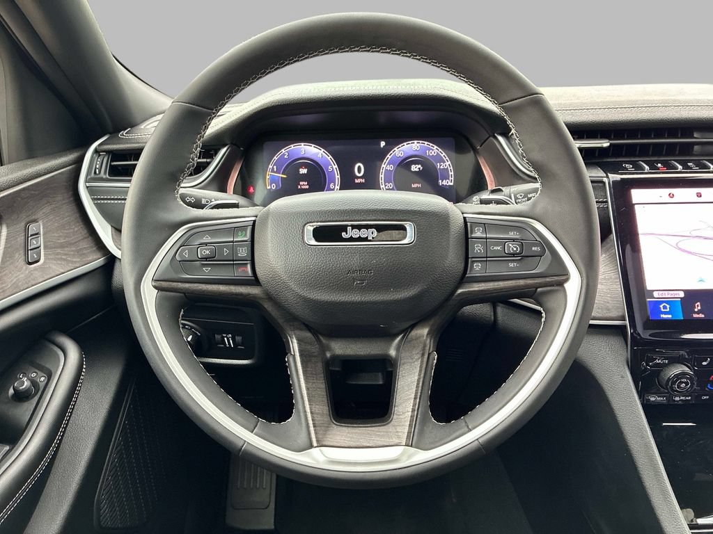 Certified 2025 Jeep Grand Cherokee Limited AWD/4WD image 21