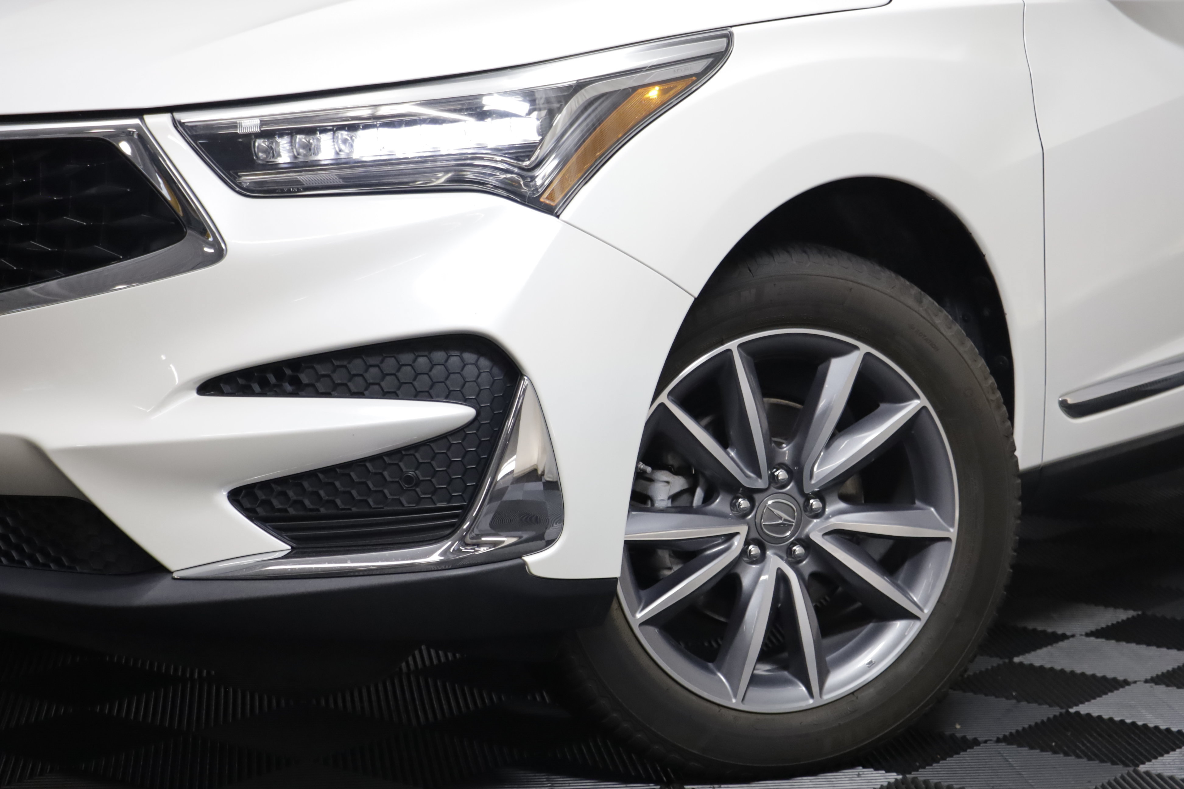 Used 2019 Acura RDX w/ Technology Package AWD/4WD image 3