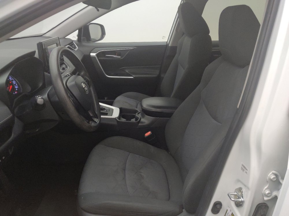 Used 2020 Toyota RAV4 XLE image 17