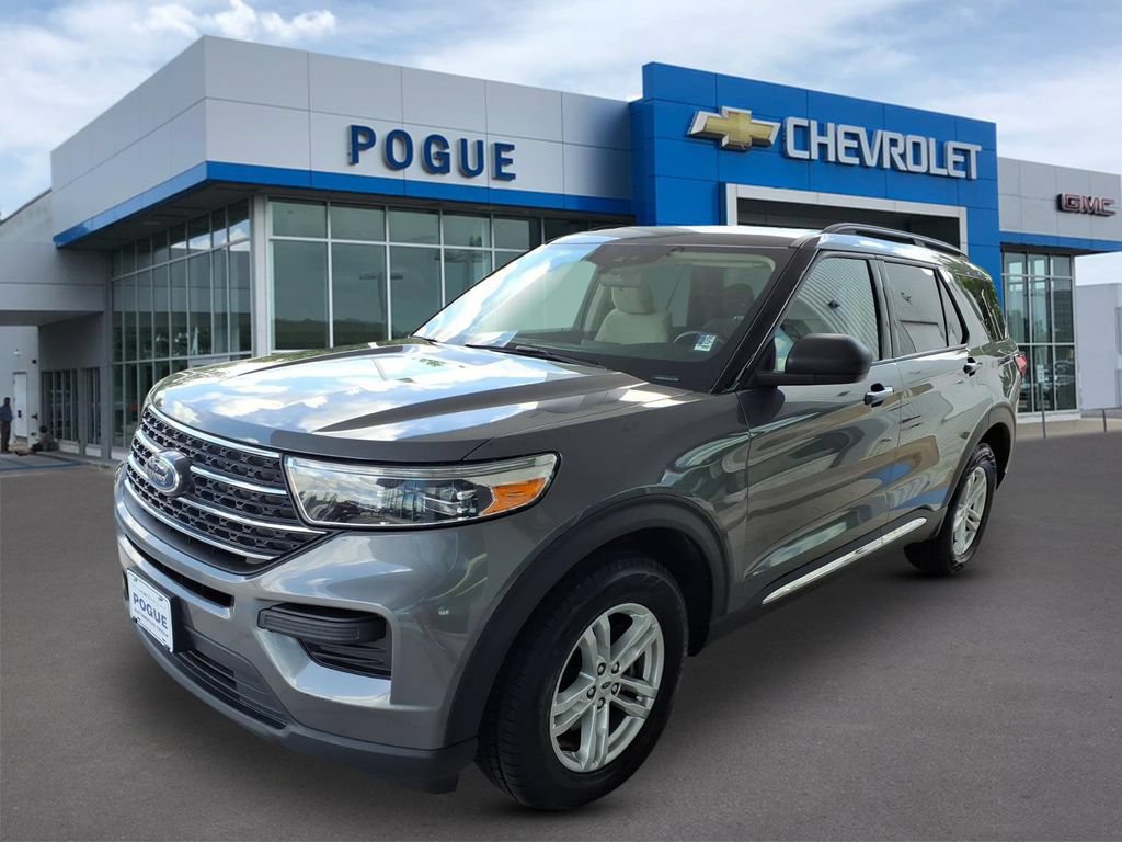 Used 2022 Ford Explorer XLT AWD/4WD image 4