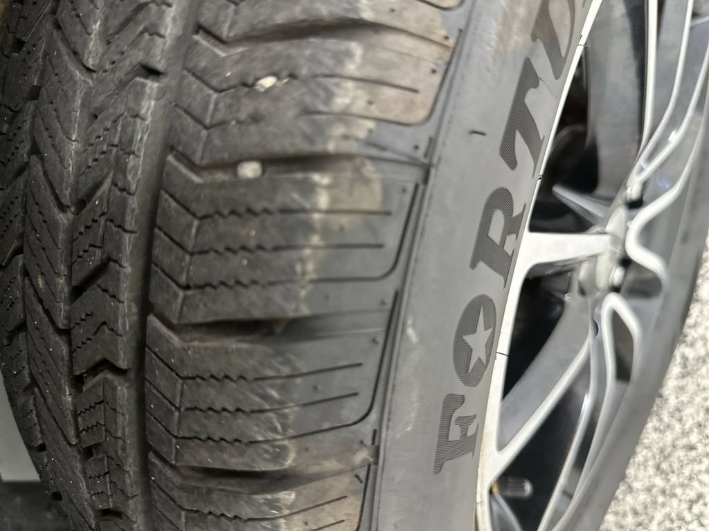 Used 2018 Dodge Journey SXT w/ Connectivity Group FWD image 28