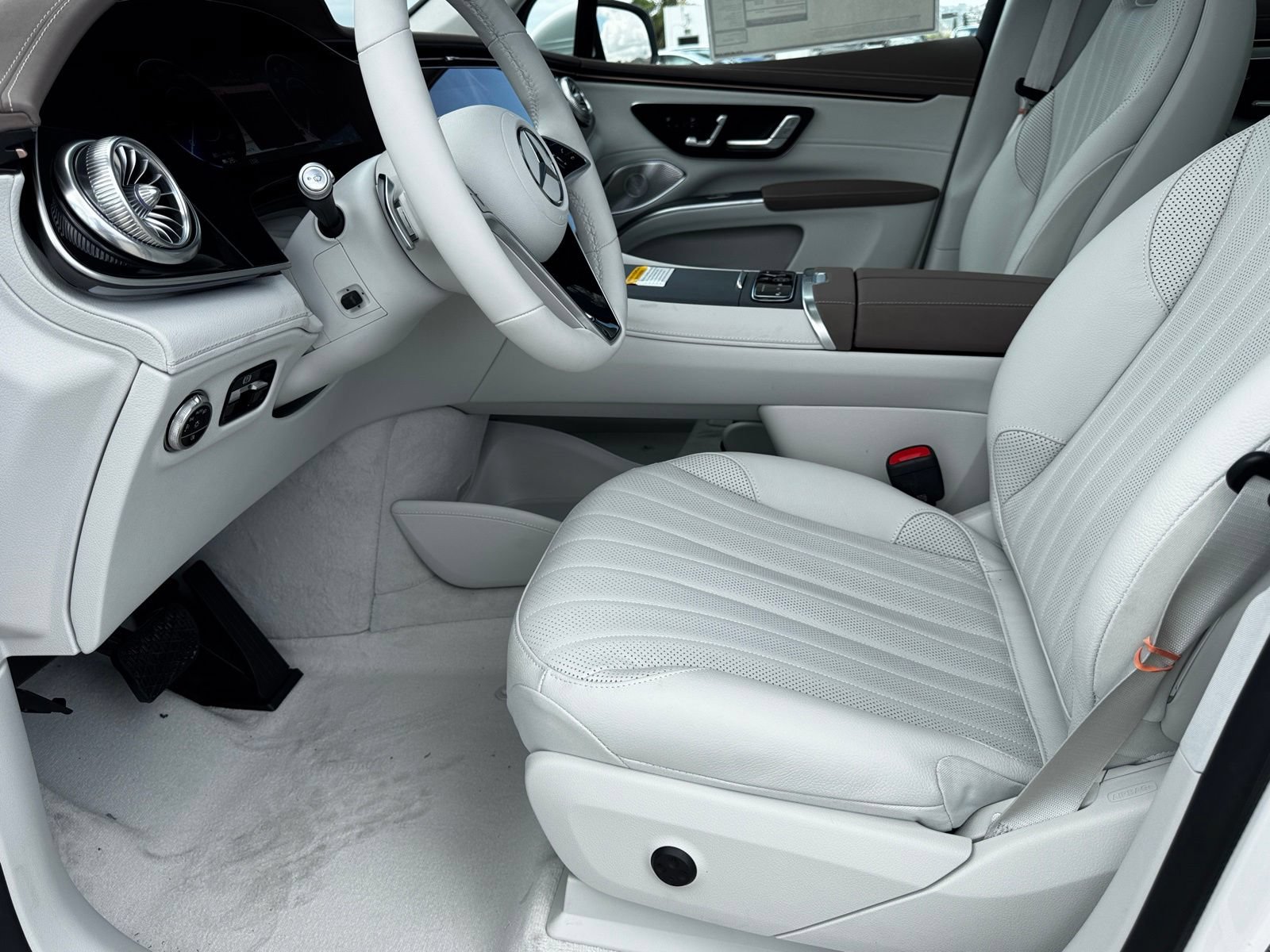 New 2026 Mercedes-Benz EQS 400 4MATIC SUV image 19
