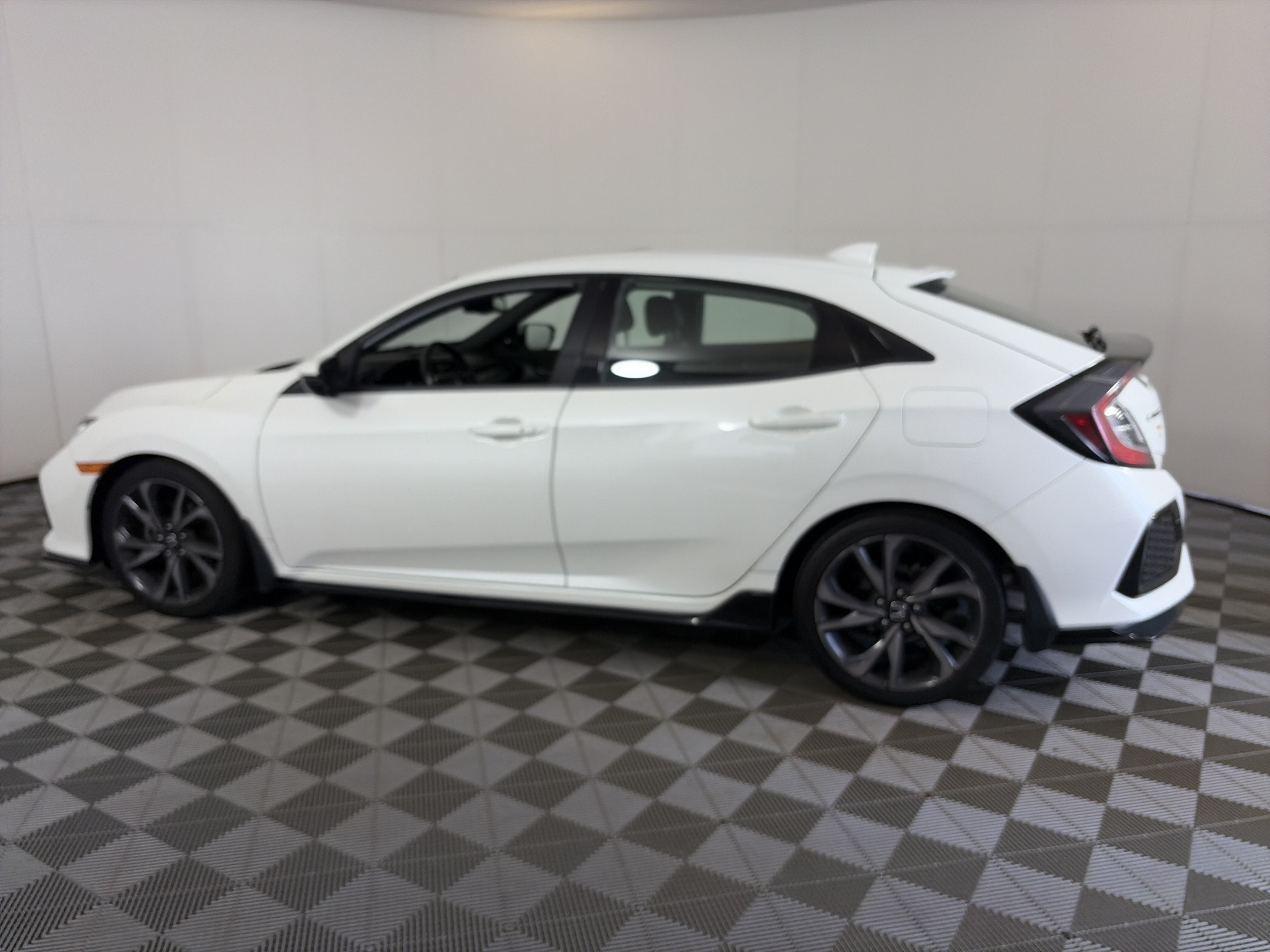Used 2019 Honda Civic Sport Touring image 8