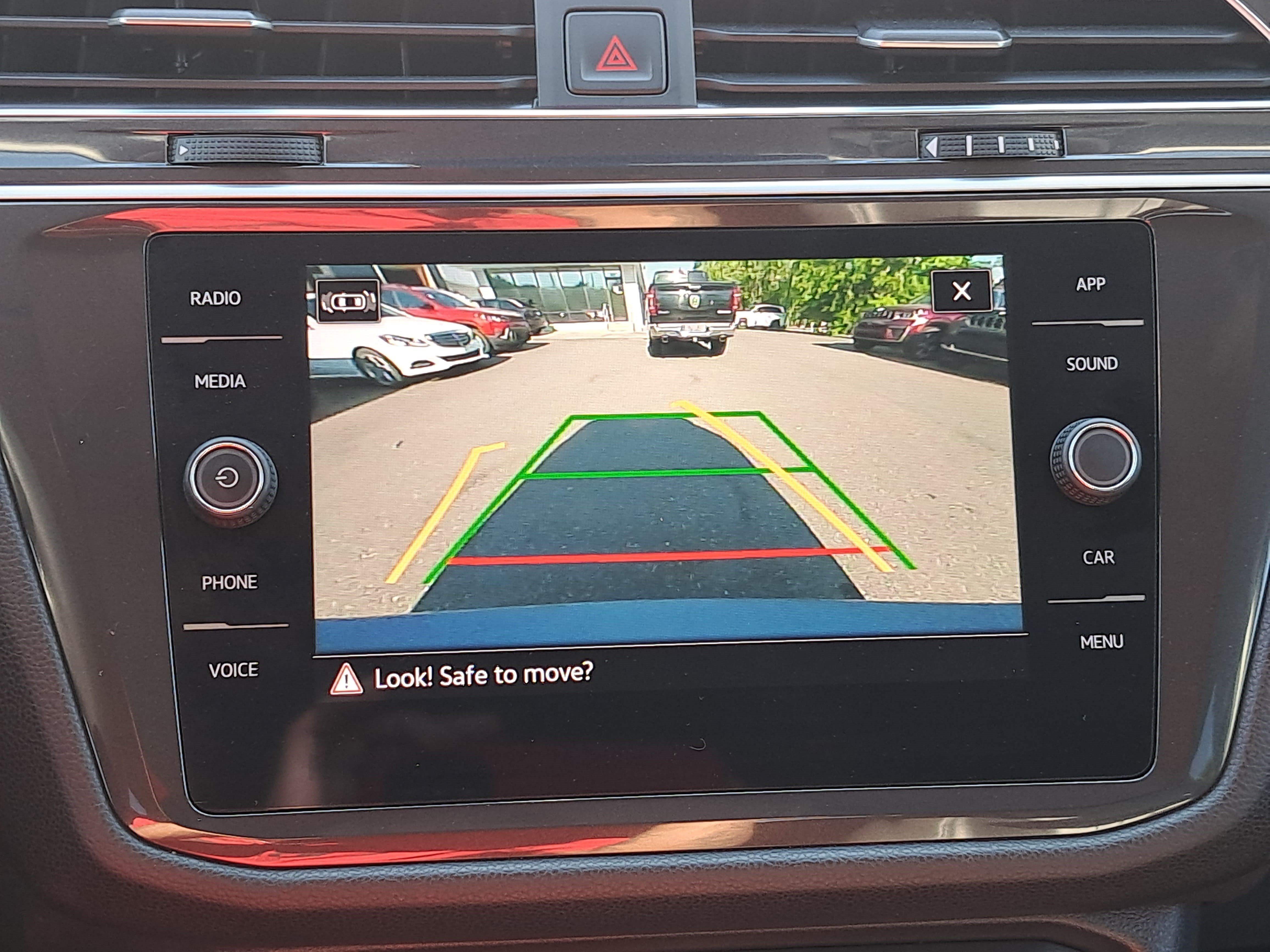 Used 2024 Volkswagen Tiguan SE FWD image 24